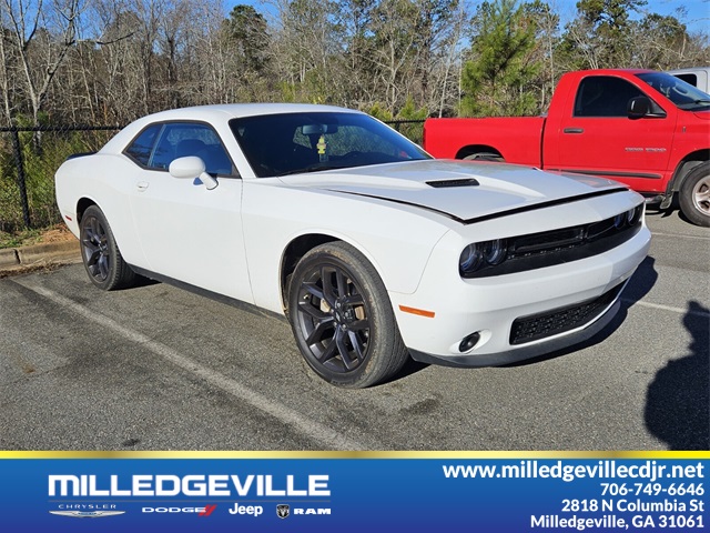 2022 Dodge Challenger SXT's photo