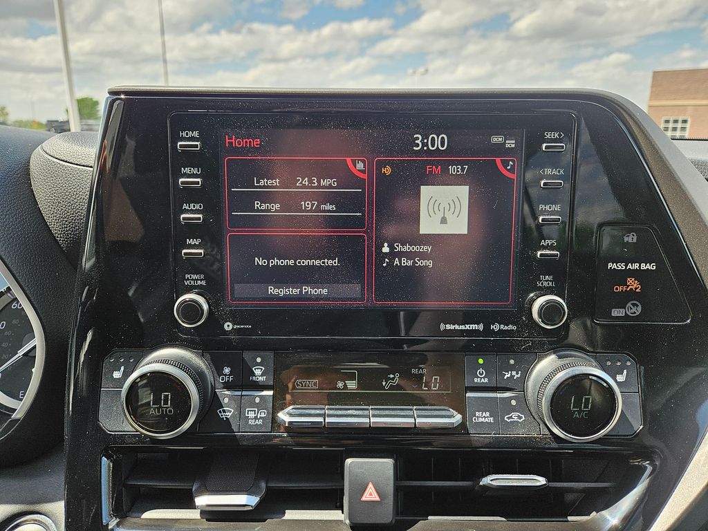 2022 Toyota Highlander XLE photo 12