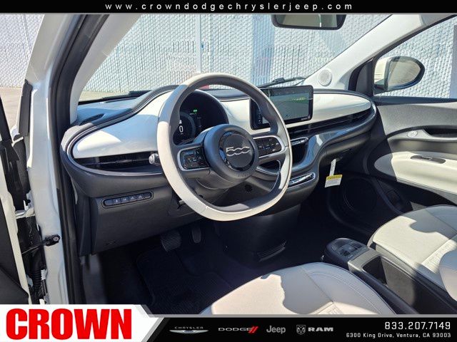 2025 Fiat 500e La Prima photo 12