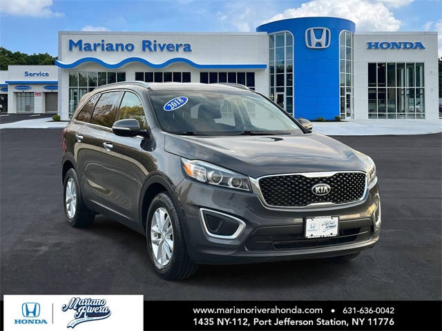 2018 Kia Sorento LX's photo