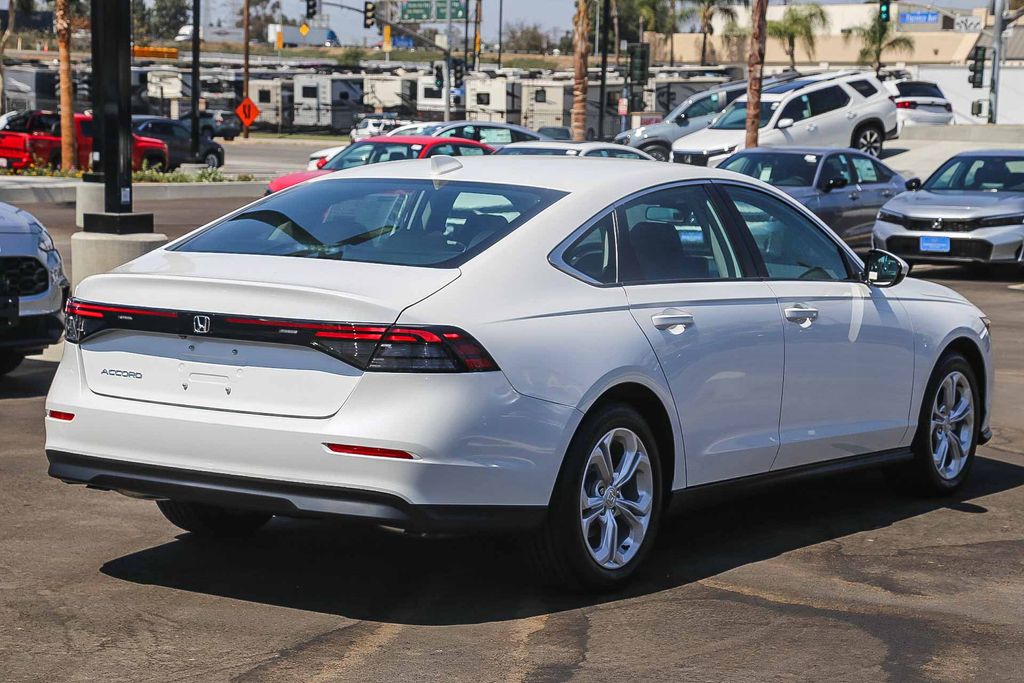 2025 Honda Accord LX photo 9