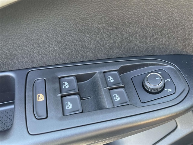 2025 Volkswagen Taos S photo 19