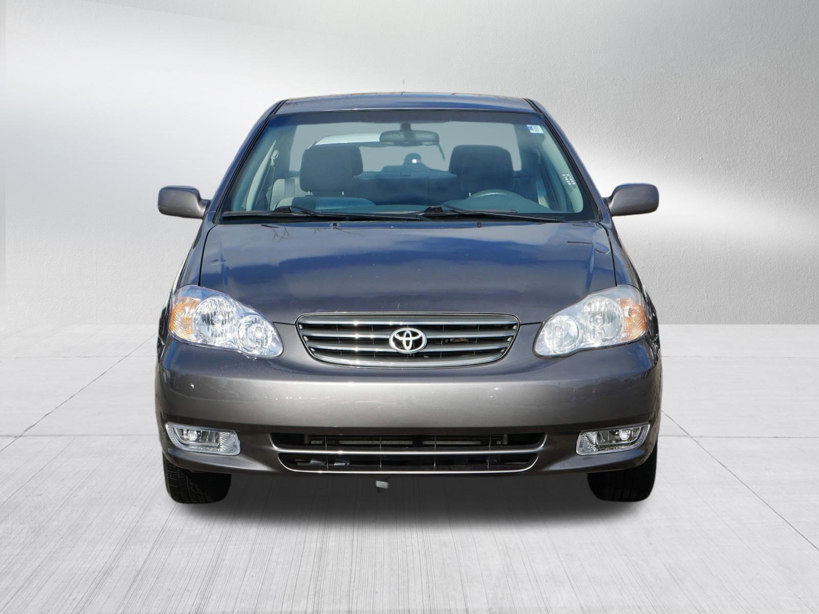 2003 Toyota Corolla CE photo 2