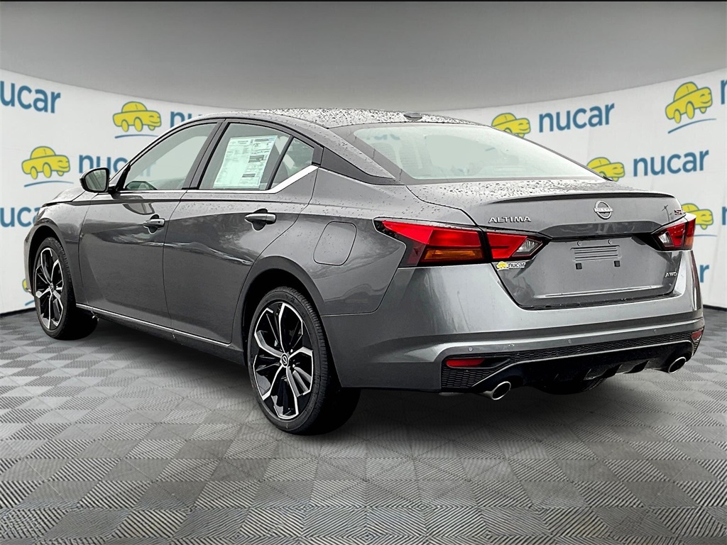 2025 Nissan Altima 2.5 SR photo 2