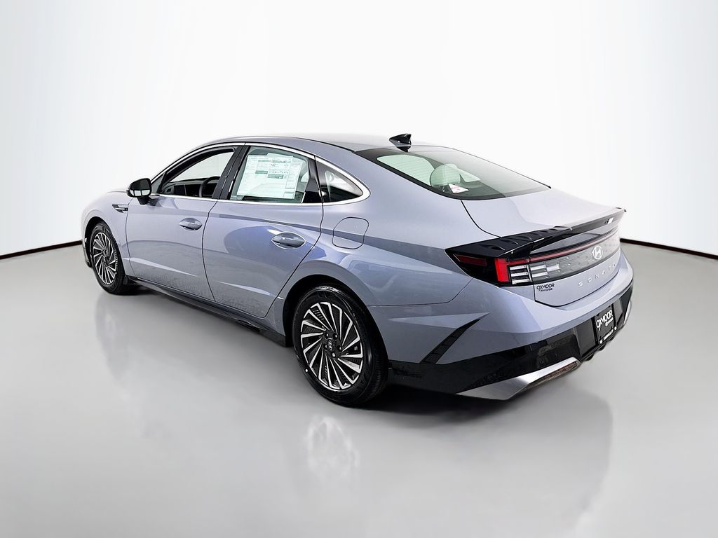 2025 Hyundai Sonata Hybrid SEL photo 5