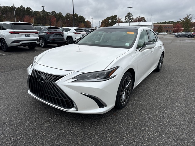2024 Lexus ES 350 Ultra Luxury photo 3