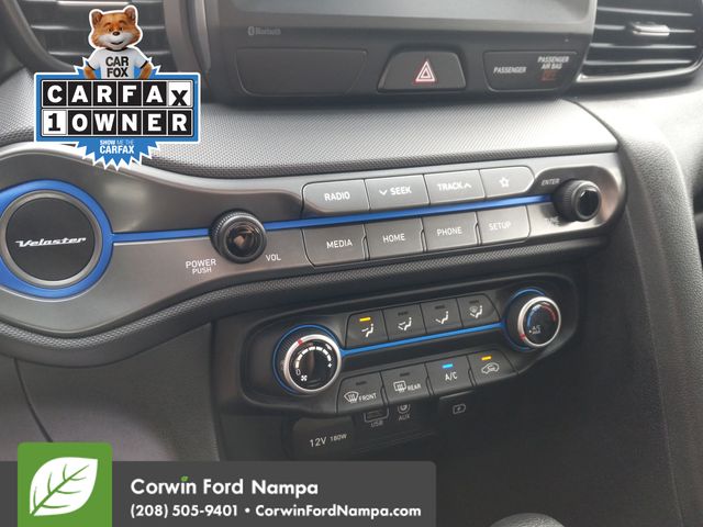 2020 Hyundai Veloster 2.0L Premium photo 17