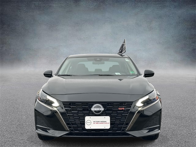 2025 Nissan Altima SR photo 6