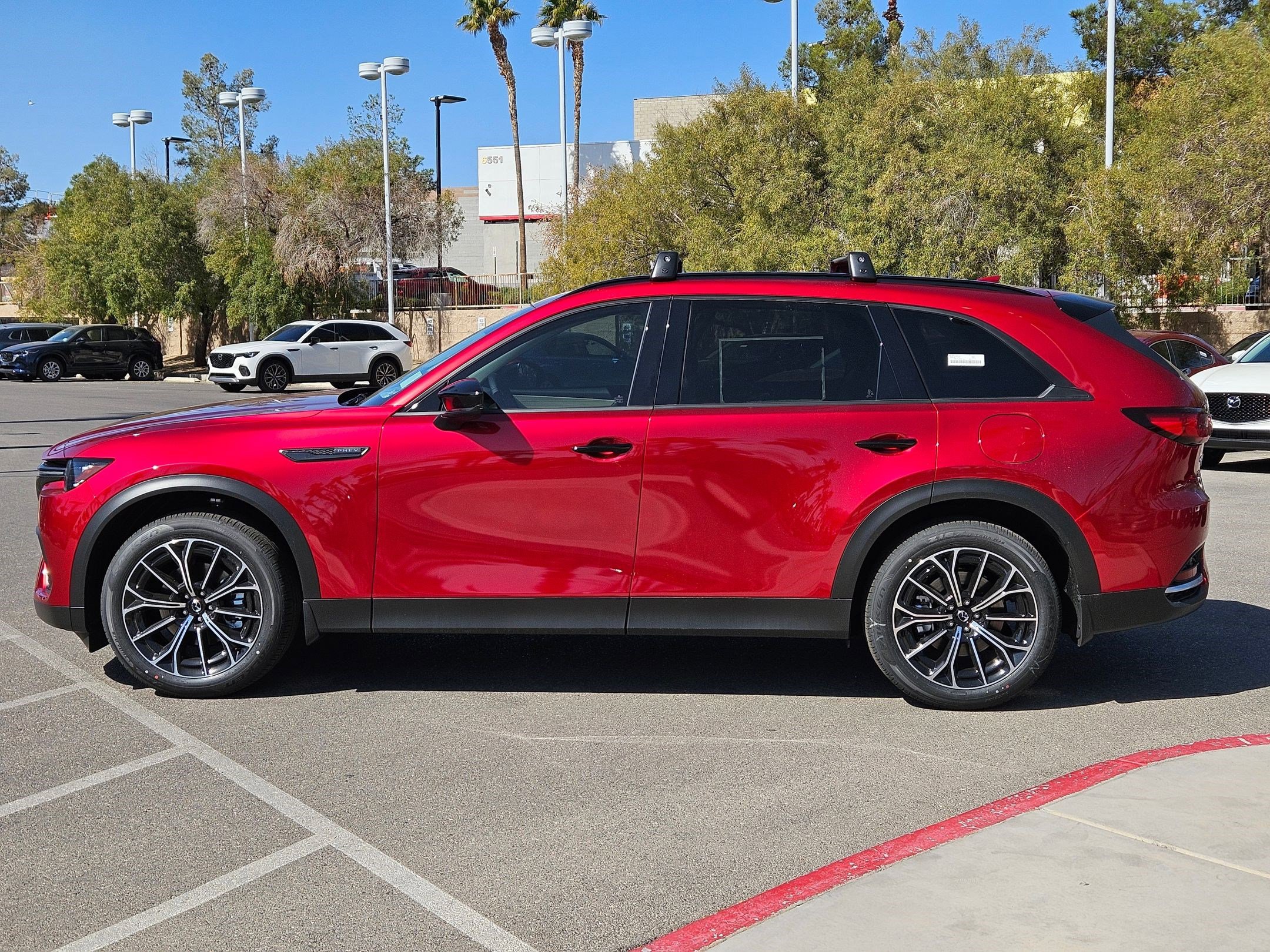 2025 Mazda CX-70 Plug-in Hybrid Premium photo 2