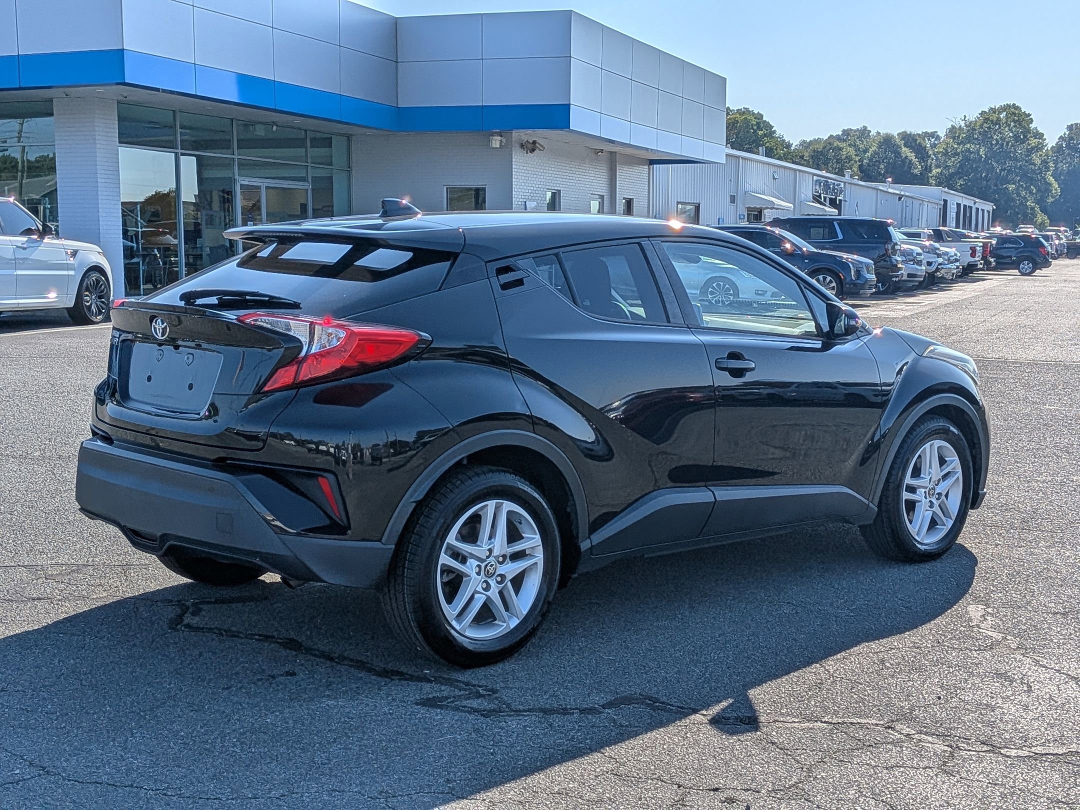 2021 Toyota C-HR LE photo 5
