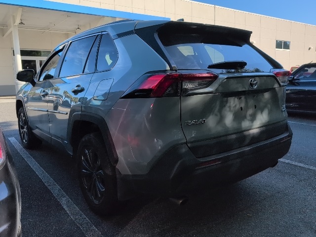 2022 Toyota RAV4 XLE Premium photo 4