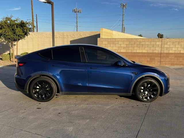 2024 Tesla Model Y photo 2