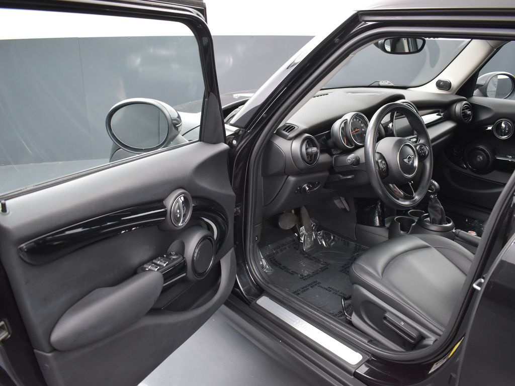 2019 Mini Cooper Signature photo 4