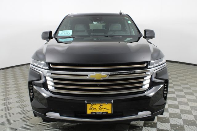 2024 Chevrolet Suburban High Country photo 2