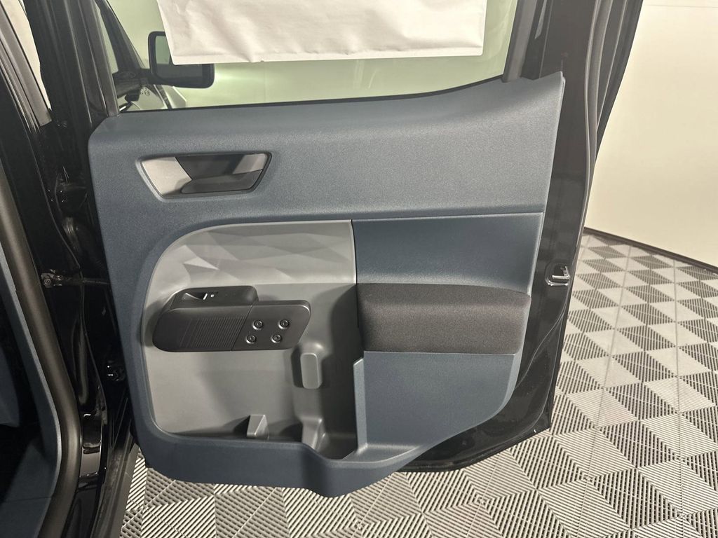 2025 Ford Maverick XL photo 14