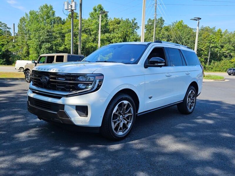 2025 Ford Expedition King Ranch photo 2