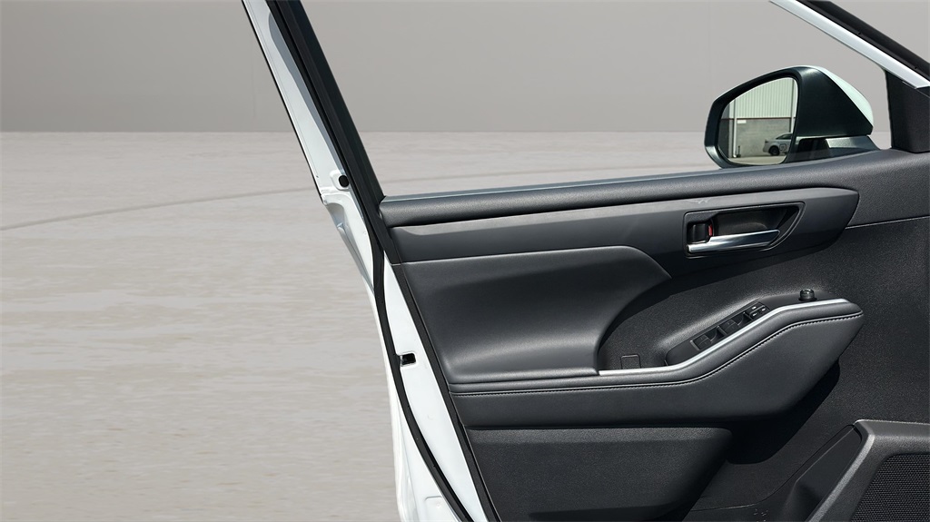 2022 Toyota Highlander XLE photo 28