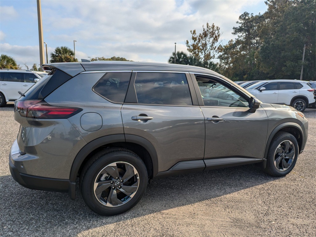 2025 Nissan Rogue SV photo 4