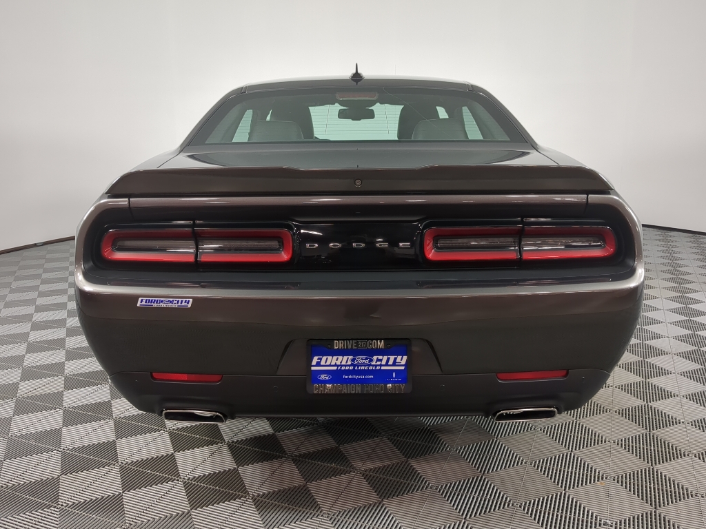 2018 Dodge Challenger SXT Plus photo 4