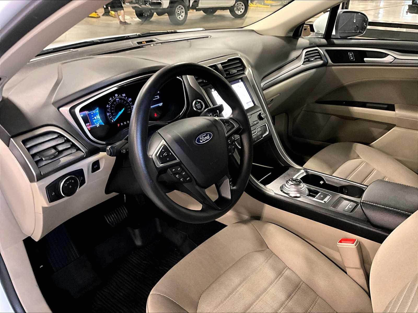 2019 Ford Fusion SE photo 8