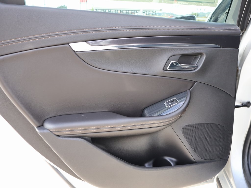 2016 Chevrolet Impala LTZ photo 16