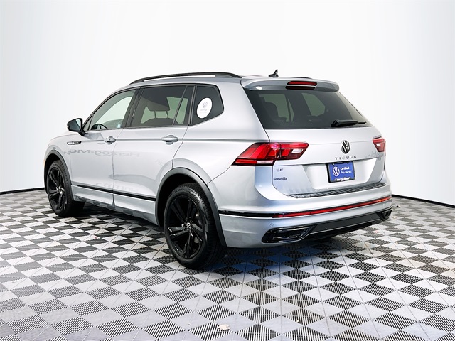 2023 Volkswagen Tiguan SE R-Line Black photo 4