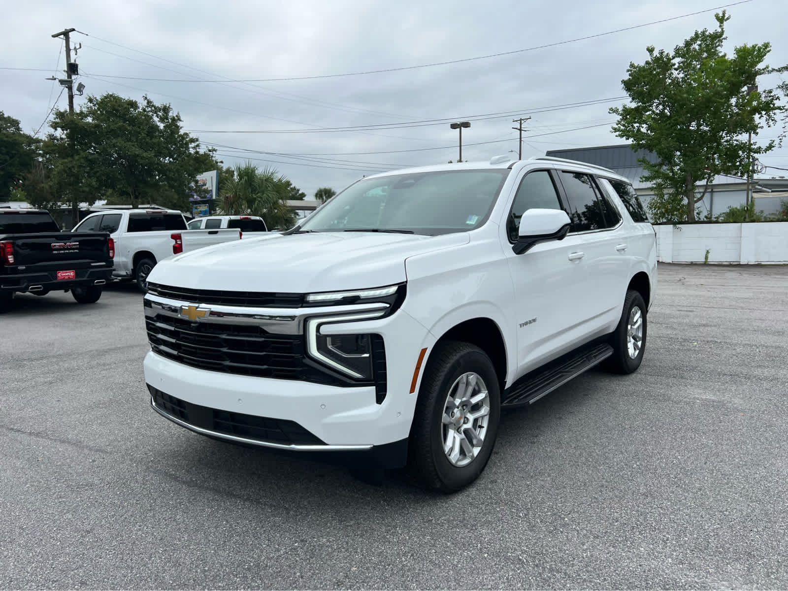 2025 Chevrolet Tahoe LS's photo