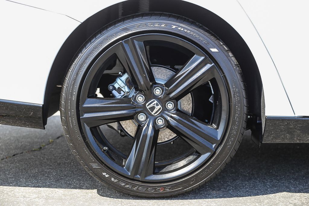 2025 Honda Accord Hybrid Sport-L photo 12