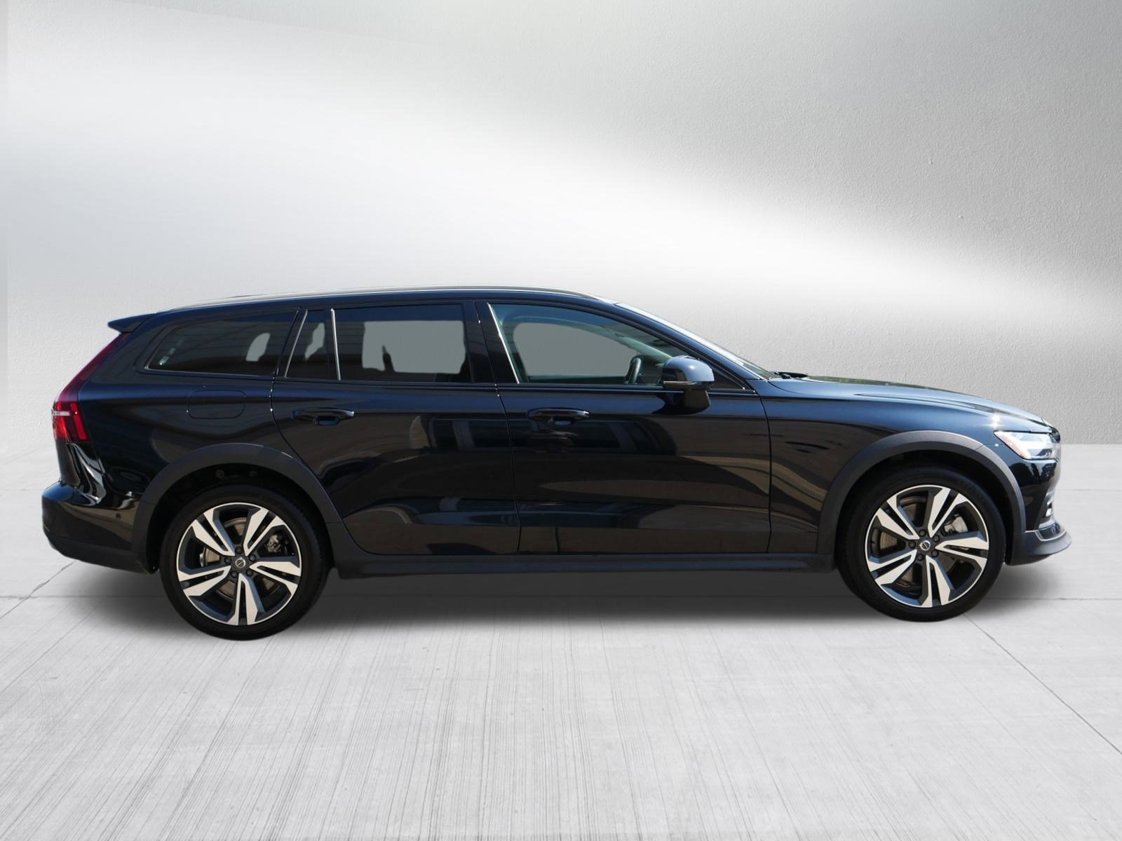 2024 Volvo V60 Cross Country Plus photo 8