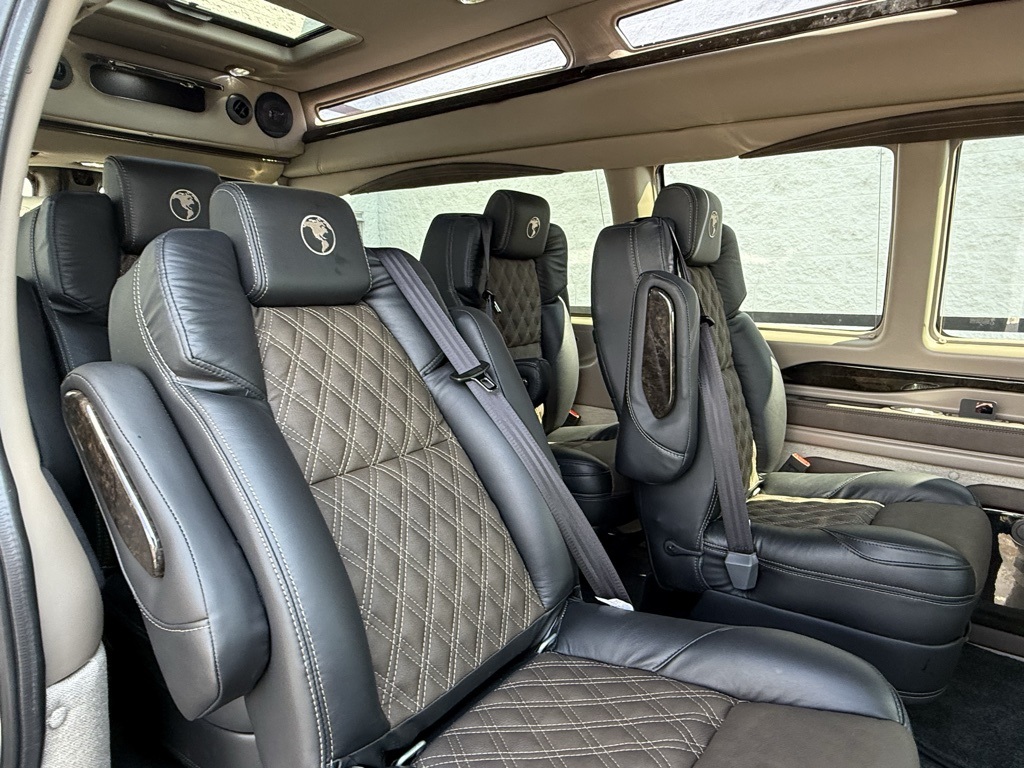 2025 Gmc Savana photo 28