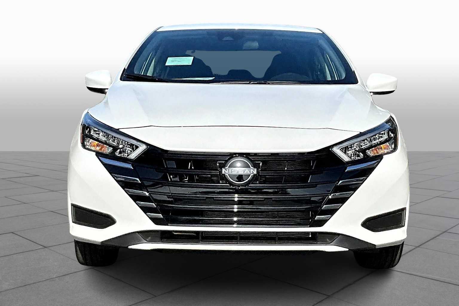 2025 Nissan Versa SV photo 3