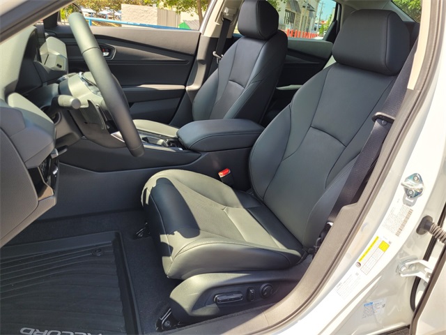 2025 Honda Accord Hybrid Touring photo 4