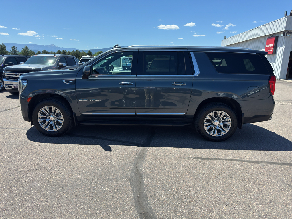 2021 GMC Yukon XL Denali's photo