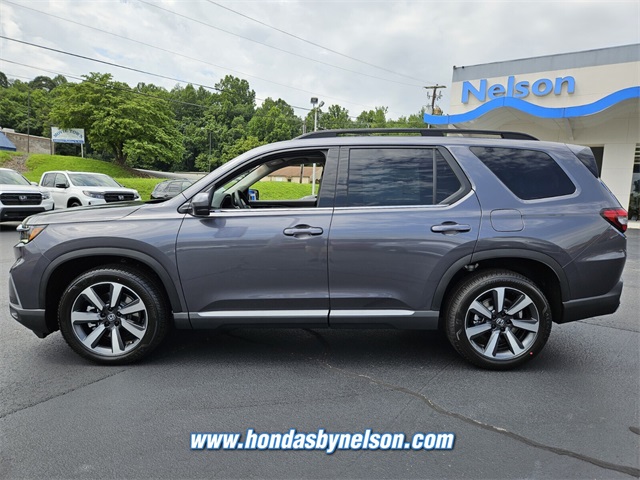 2025 Honda Pilot Touring photo 4