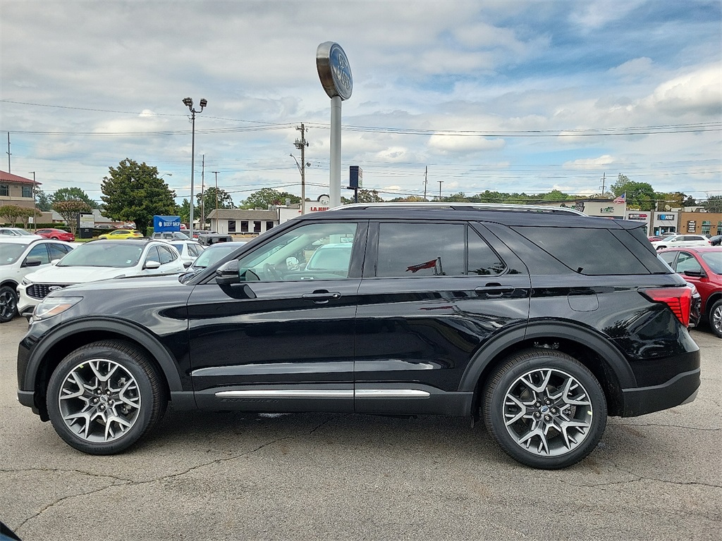 2025 Ford Explorer Platinum photo 2
