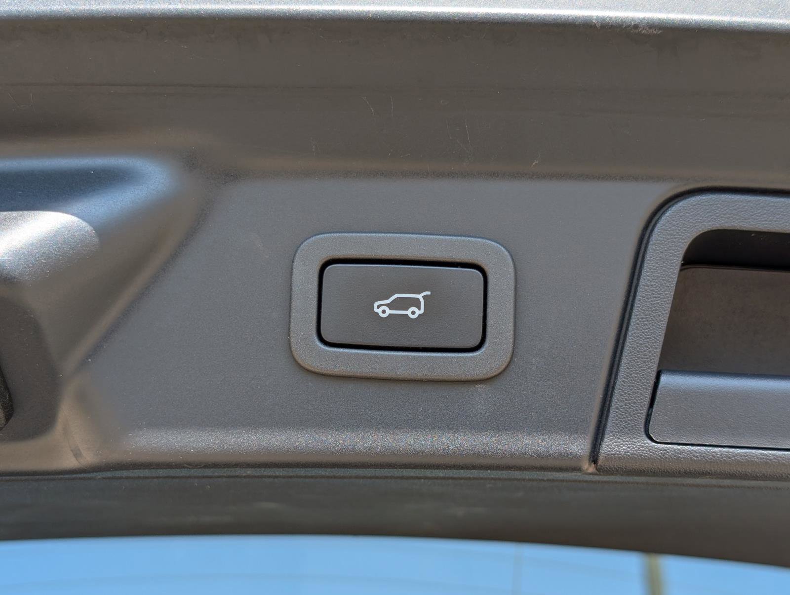 2021 Land Rover Range Rover Velar P340 R-Dynamic S photo 10