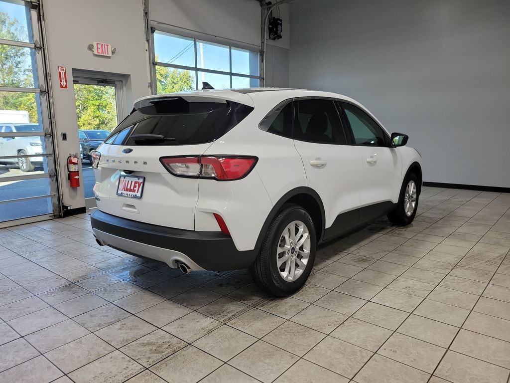 2022 Ford Escape SE photo 4