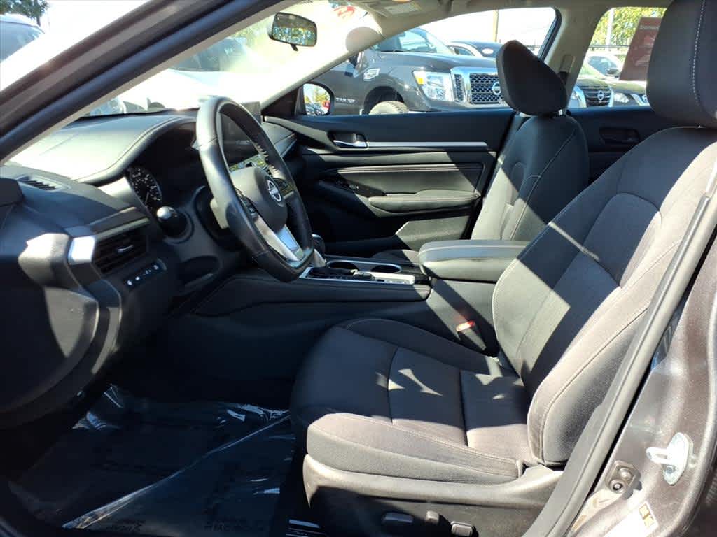2023 Nissan Altima 2.5 SV photo 11