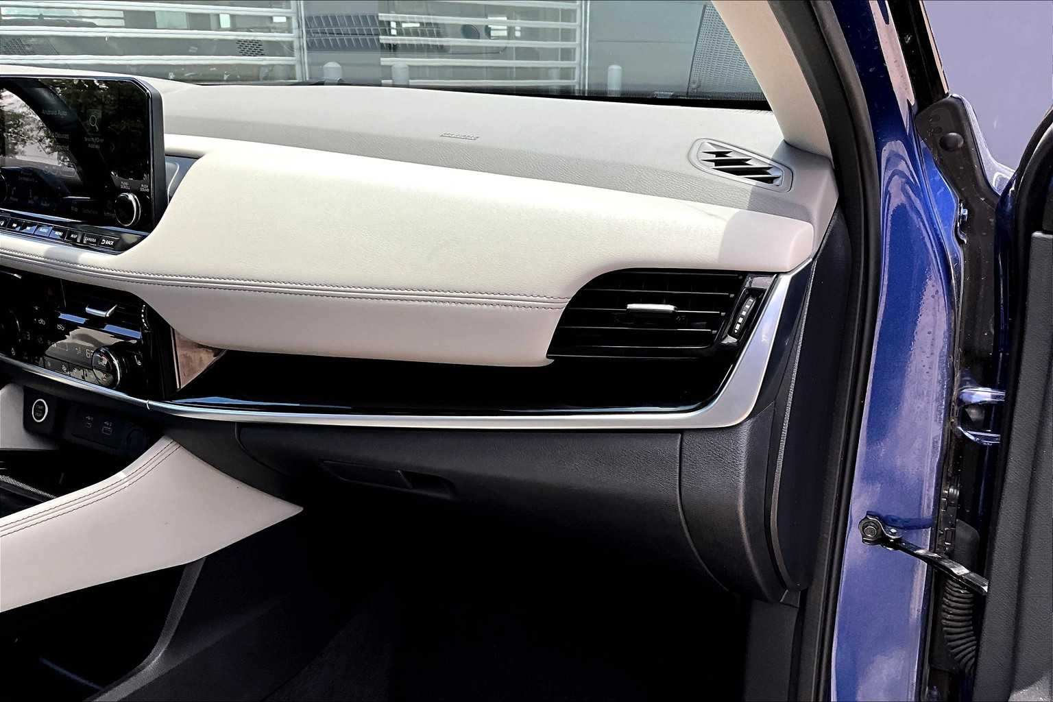 2022 Nissan Rogue SL photo 16
