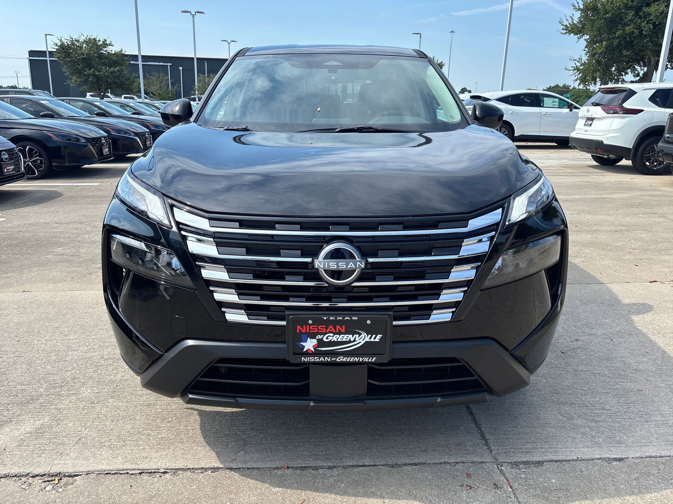 2026 Nissan Rogue SV photo 3