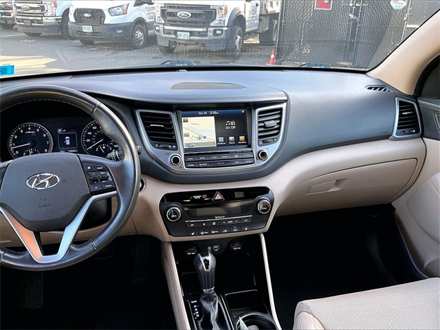 2017 Hyundai Tucson SE Plus photo 3