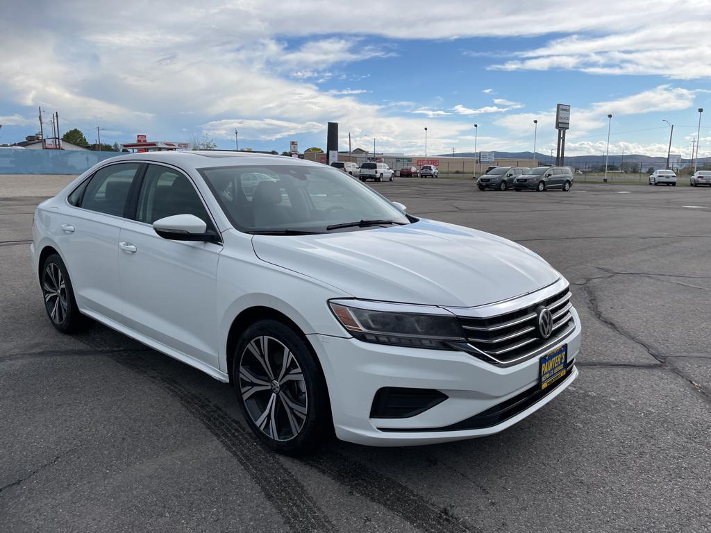 2022 Volkswagen Passat 2.0T SE photo 3