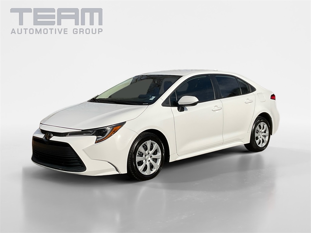 2024 Toyota Corolla LE photo 3