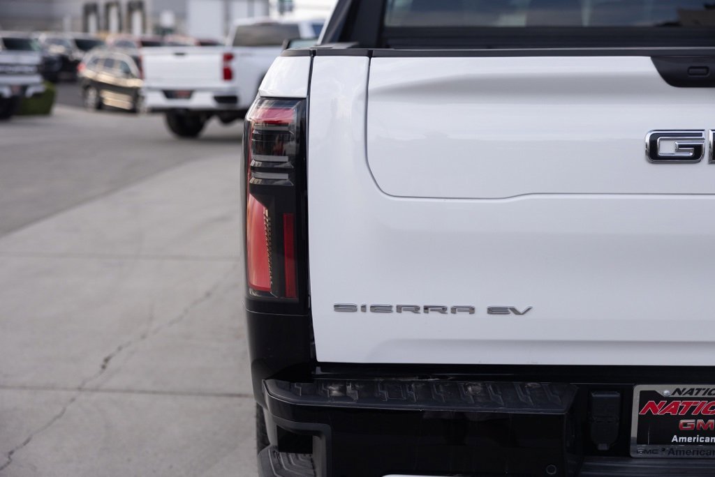 2025 Gmc Sierra EV Denali photo 8