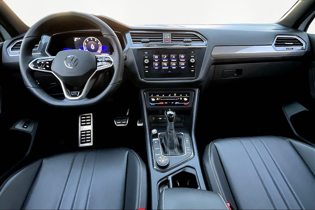 2022 Volkswagen Tiguan SE R-Line Black photo 3