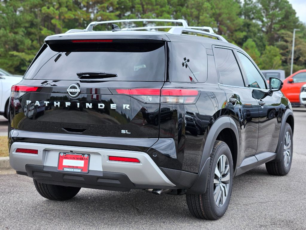2025 Nissan Pathfinder SL photo 3