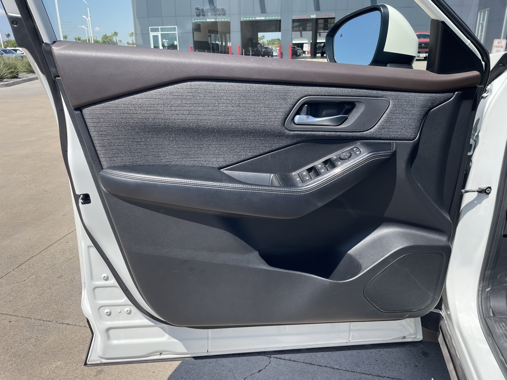 2023 Nissan Rogue SV photo 6