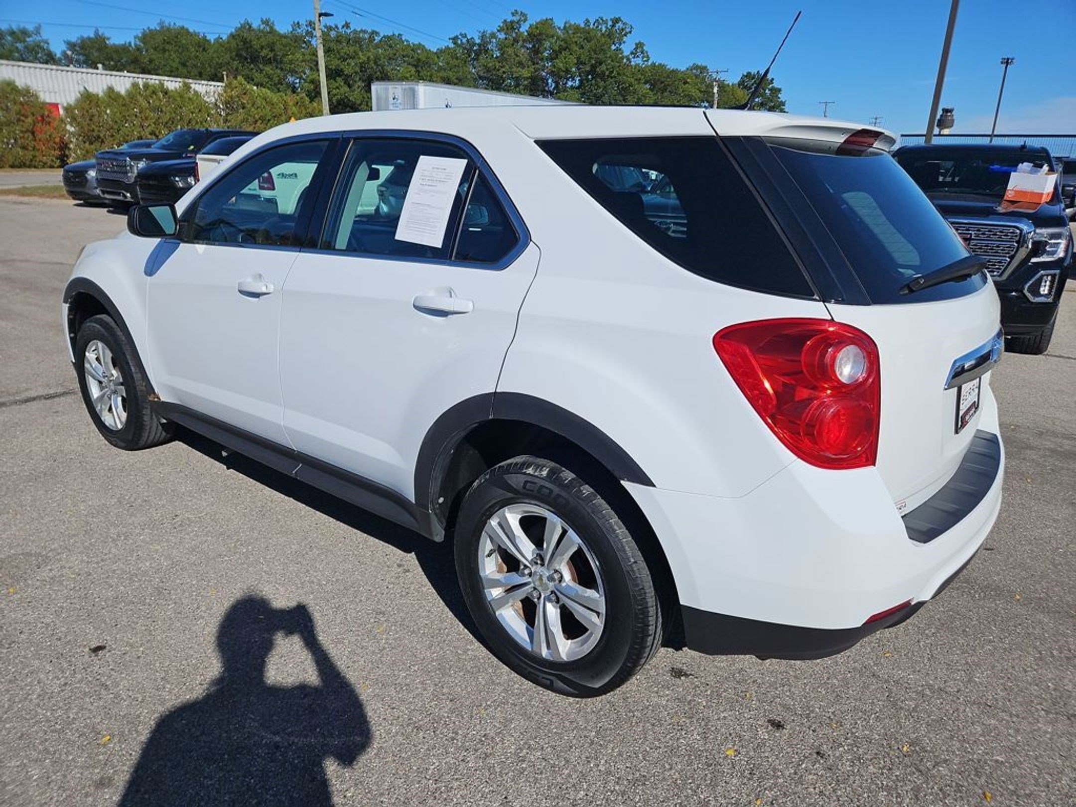 2011 Chevrolet Equinox LS photo 2