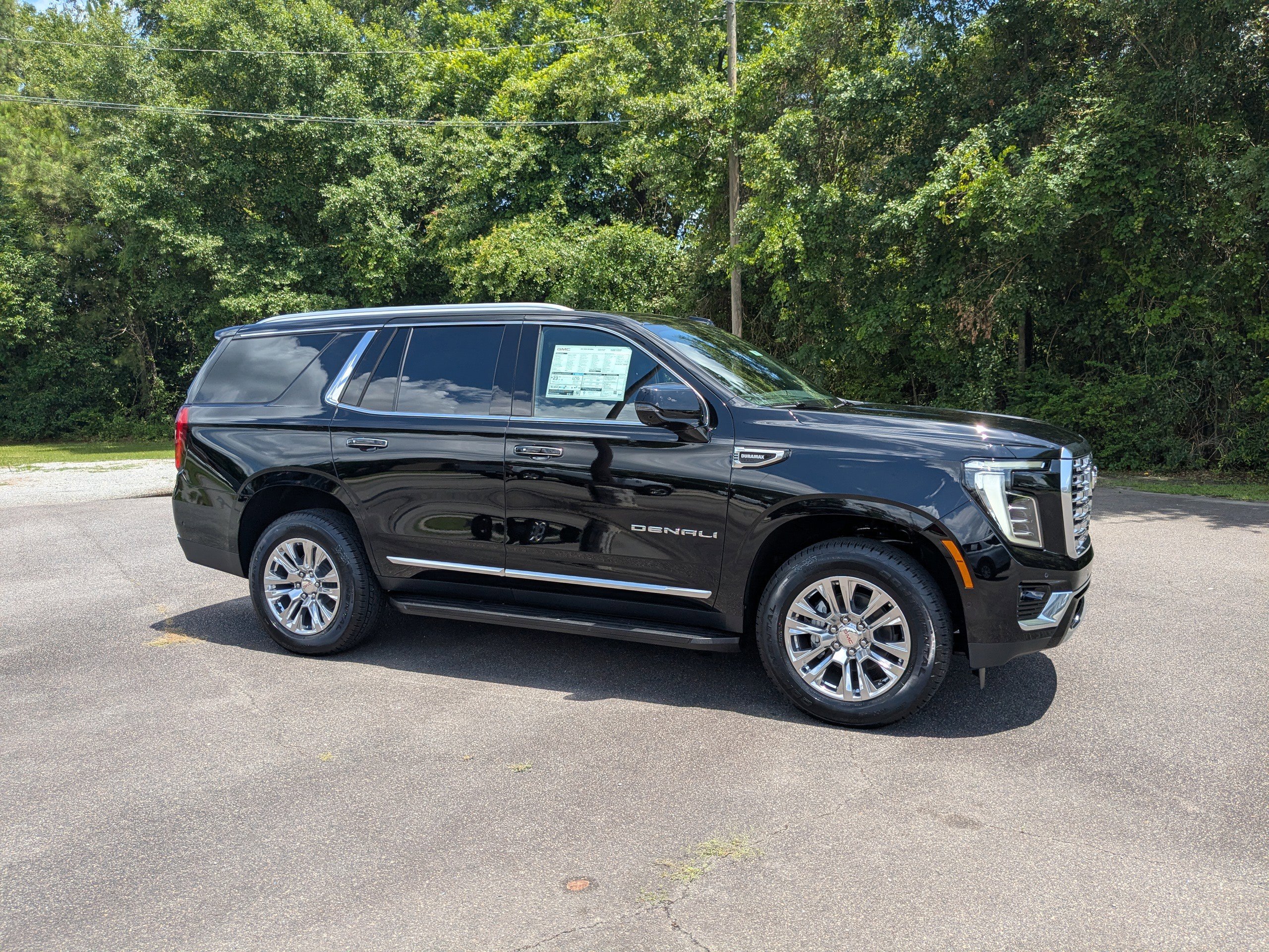 2025 GMC Yukon Denali's photo