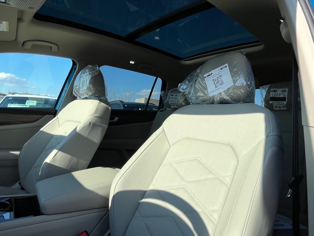 2025 Volkswagen Atlas SE Technology photo 5